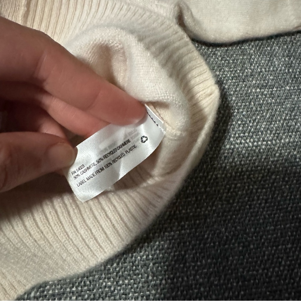 Banana Republic Baby Cardigan - Picture 5 of 5